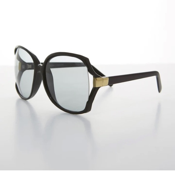 Vintage Polarized Sunglasses - Picture 2 of 6